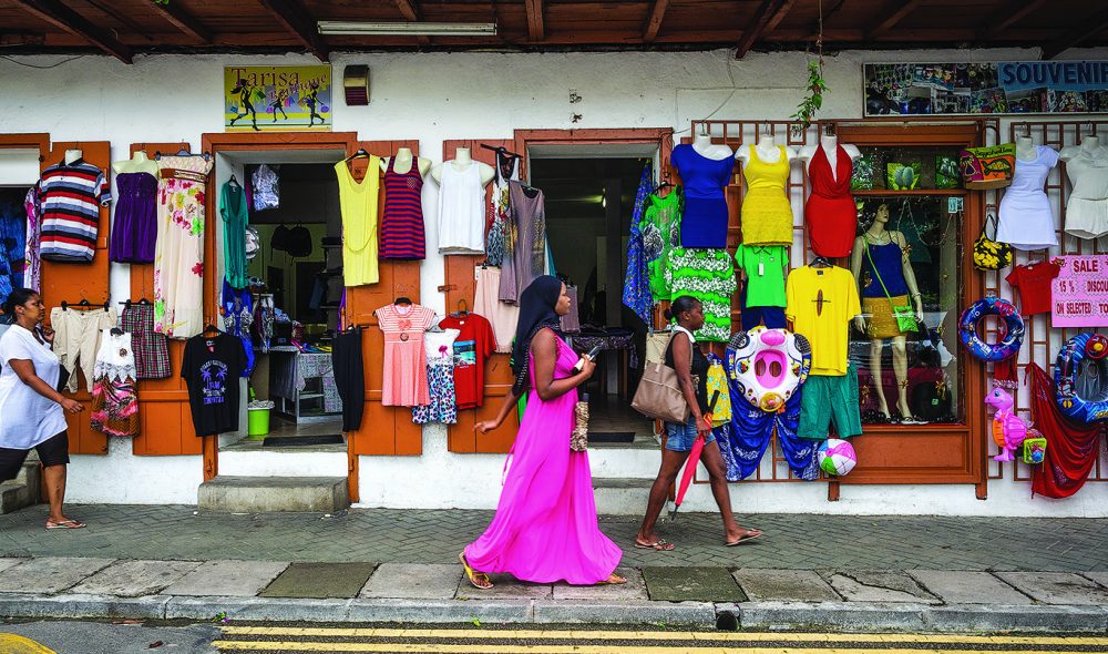 VICTORIA: Hovedstaden på Seychellene har knapt 26 000 innbyggere, men så er det totalt bare i underkant av 100 000 på alle øyene til sammen.