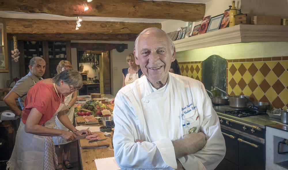 VETERANEN: René Bérard er en velkjent skikkelse i Provence-regionens kokkesirkler. Idag driver han hovedsakelig med en svært populær skole for vordende amatørkokker.