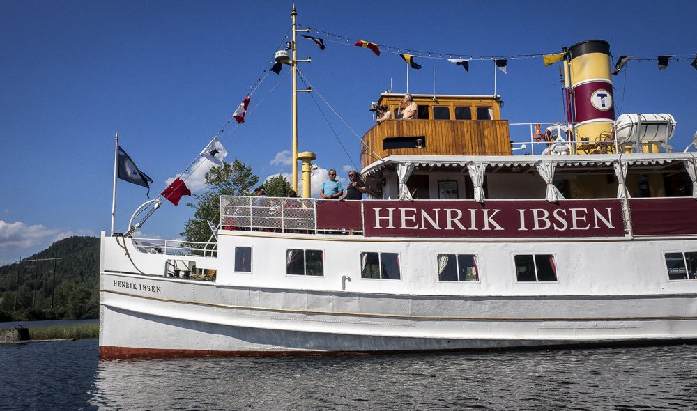 LEKRE LINJER: Henrik Ibsen er en smekker båt.