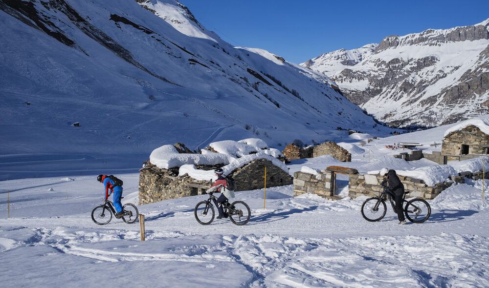 VARIASJON: Elsykkel-kjøring i dalen ovenfor Val d’Isère er et fint om du vil ta en pause fra skikjøringen.