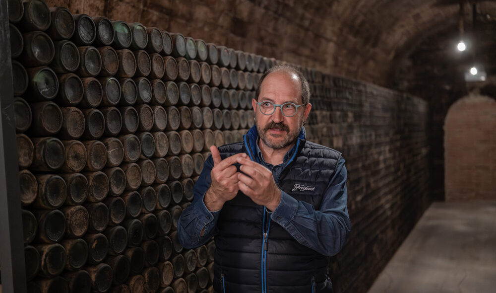 UNDER JORDEN: Jep Bargalló i Torres hos Freixenet tilbyd guidete turer, inkludert 20 meter under jorden.