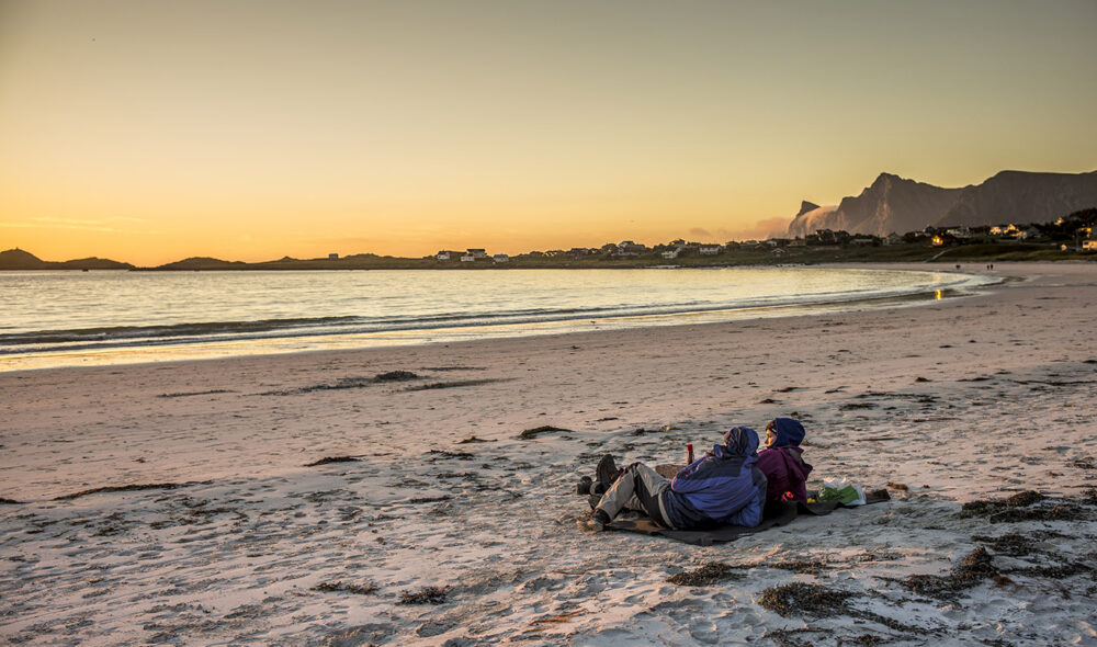 VAKRE STRENDER: Strendene i Lofoten er verdenskjente, og kan oppleves hele året. I Midnattsol eller under nordlyset.