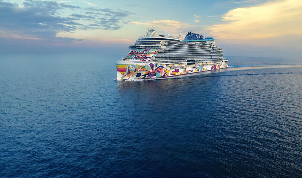 FARGERIK: NCL-skipene skal ses på lang vei. (Foto: NCL)