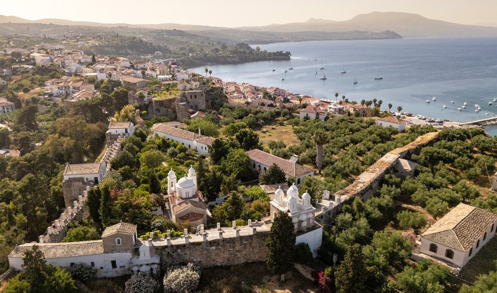 KORONI: Festningen rundt byen ytterst på den vestre «fingeren» av Peloponnes har aner tilbake til den gang venetianerne og senere omanerne dominerte her.