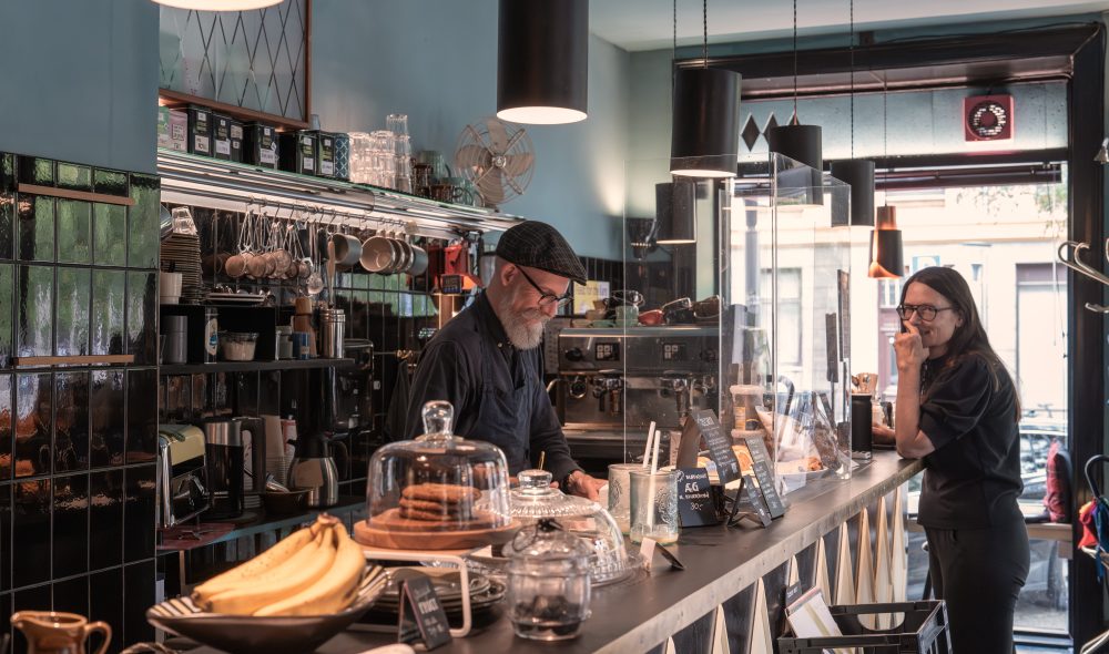 KOS PÅ KAFE: Få kan som danskene skape hyggelig atmosfære, som på denne kaféen i Vesterbro.