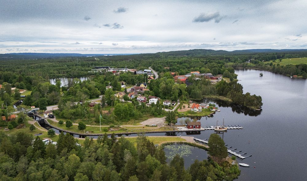 FORSVIK: Den kjente forfatteren Jan Guillou brukte Forsvik og området rundt i sine ridderromaner.